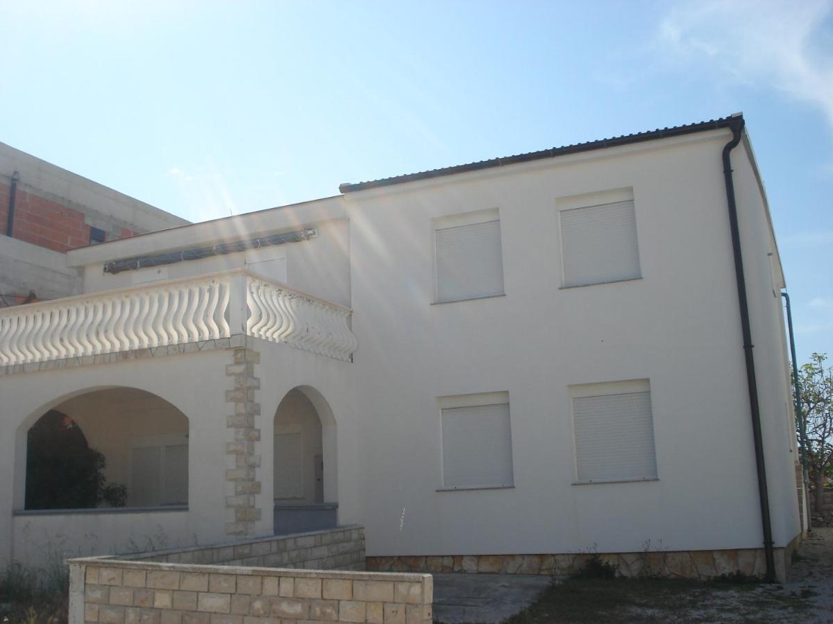 Apartments Zara Vir Bagian luar foto